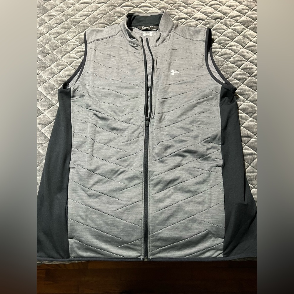 Under Armour golf vest size XL